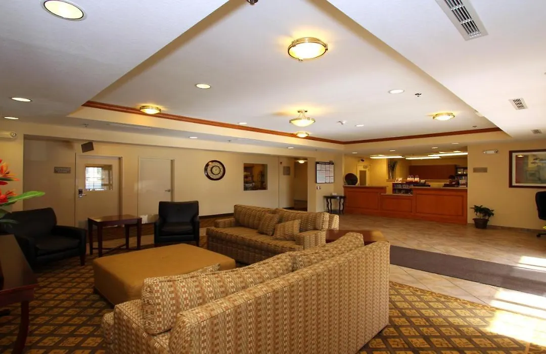 Candlewood Suites Kansas City Airport-1