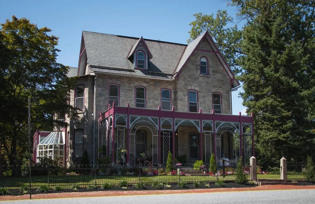 Gifford-Risley House Bed And Breakfast-1