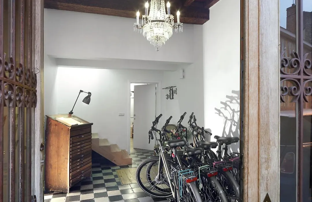 Alphabed & Bike-1