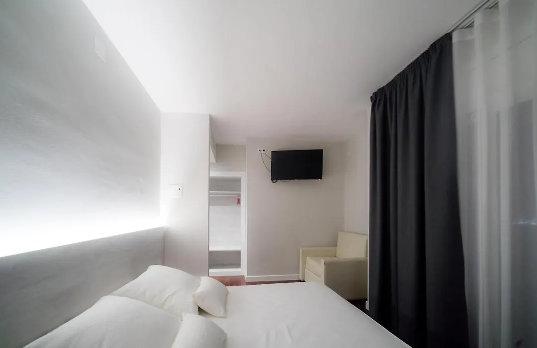 El Pi De Sant Just - Habitacions - Only Bed-1