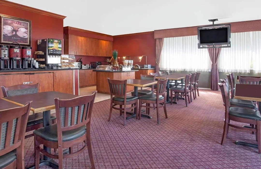 Hawthorn Suites By Wyndham Kent, Wa-1