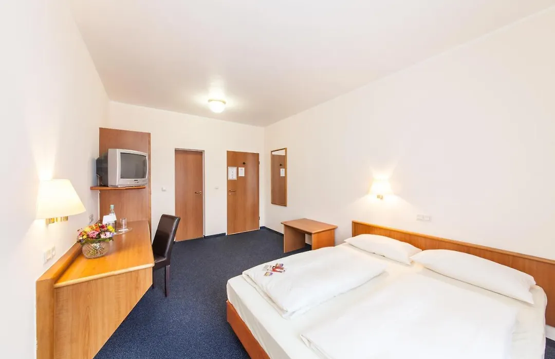 Hotel Antares Düsseldorf-1