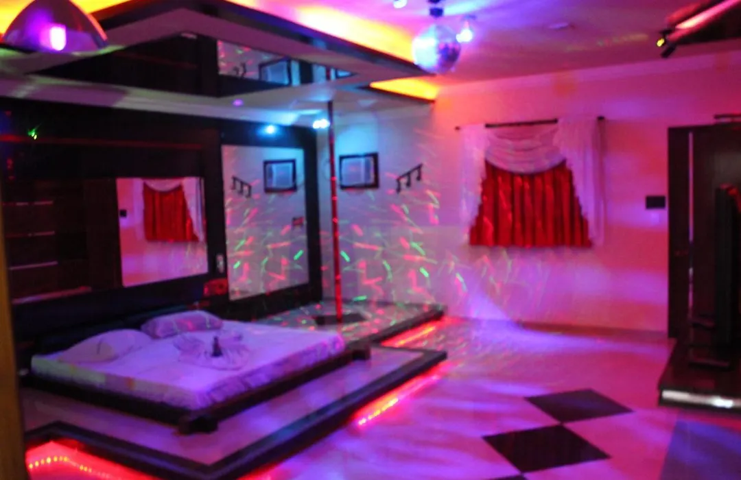Viper Motel-1