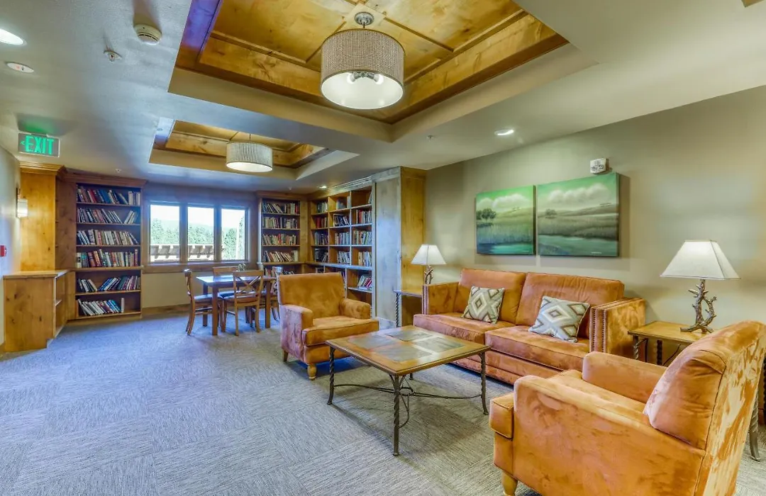 Trailhead Lodge #201-1