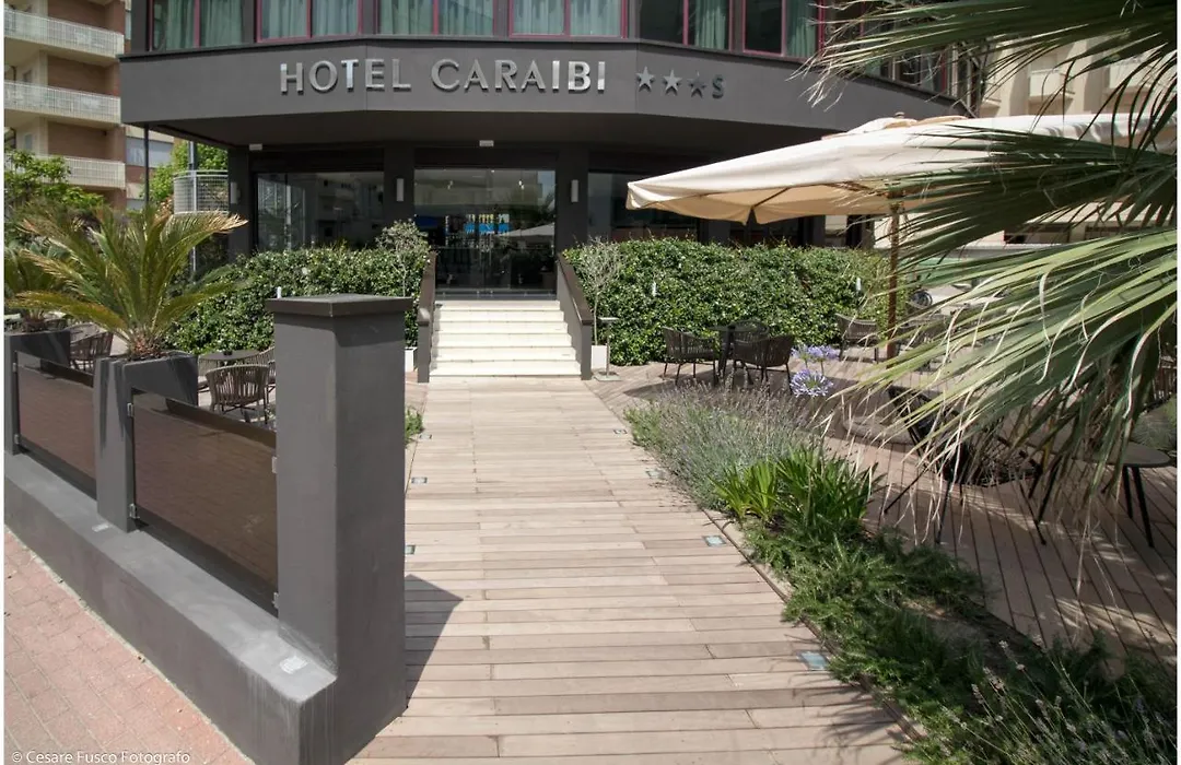 Hotel Caraibi - Breakfast Until 11-00&Dinner-Mirabilandia Partner-1
