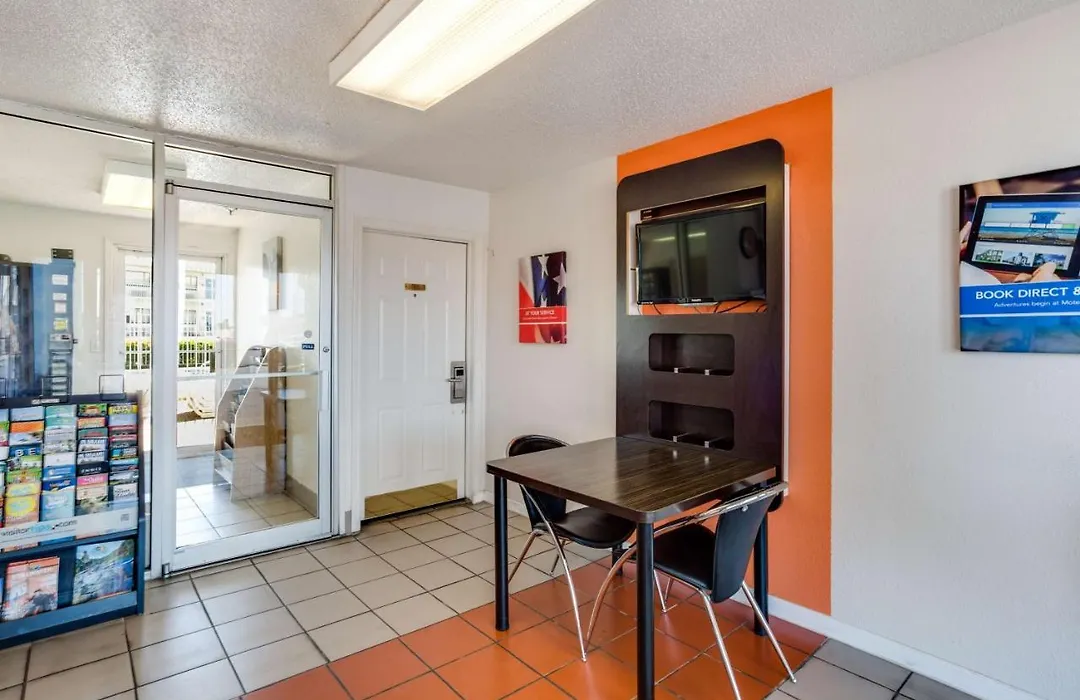 Motel 6-Fayetteville, Ar-1