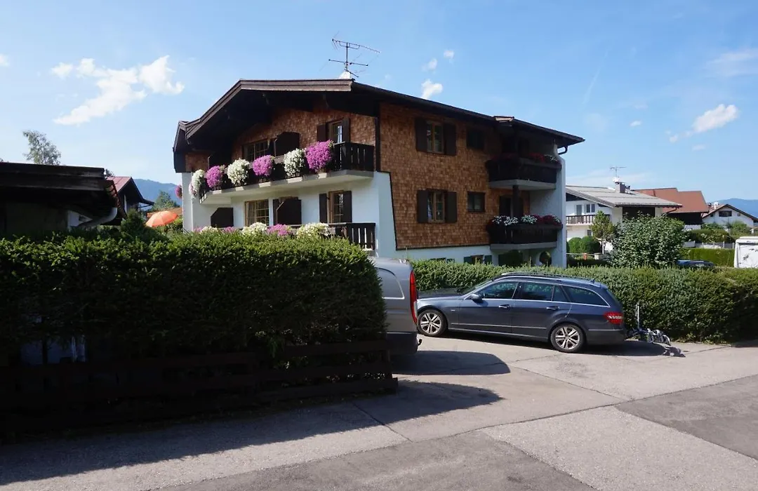 Gästehaus Kuhns Alpenrose-1