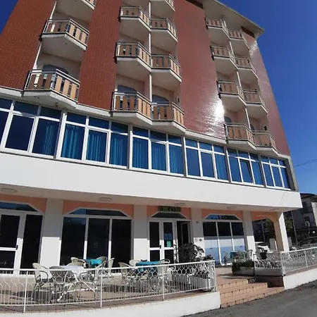 Hotel Conti-2