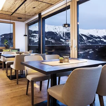 Hotel Garni Tirol-3