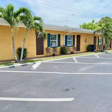 Glades Motel - Naples-2