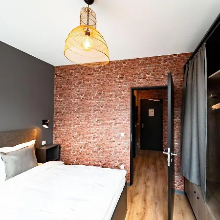 PHNX Aparthotel Hamburg-3