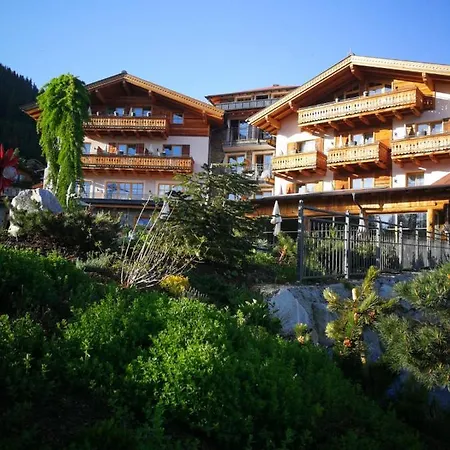 Berghotel Der Koenigsleitner - Adults Only-2