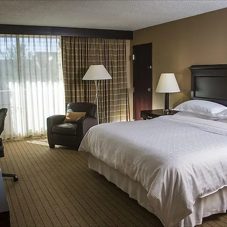 Blue Ridge Hotel & Conference Center-2