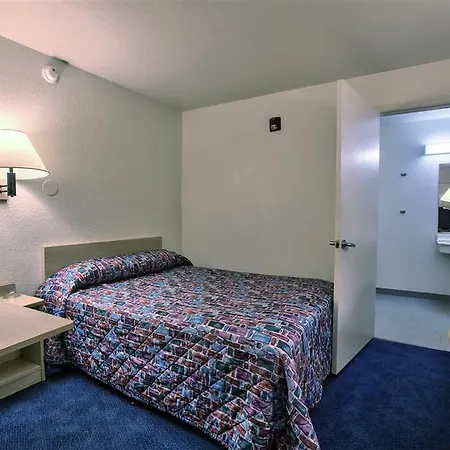 Luxury Inn By Oyo Albany-2