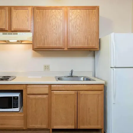 Woodspring Suites Tyler Rose Garden-2