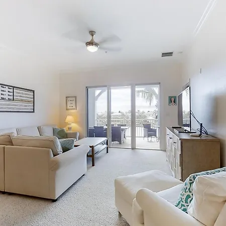 Elegant Waterfront Condo With Central Ac, Balcony, And Shared Pools & Hot Tubs-2