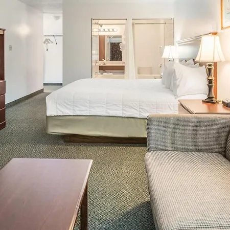 Knights Inn Sandusky-2