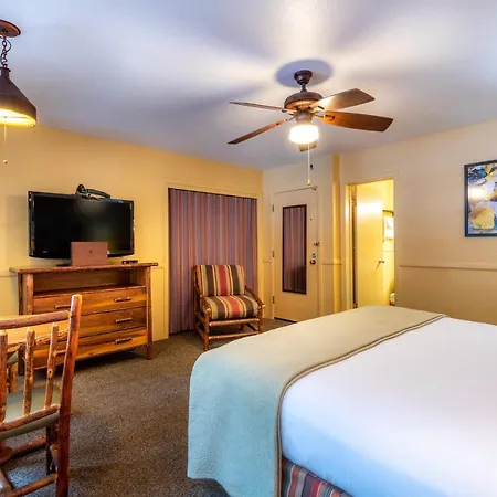 Yosemite Valley Lodge-2