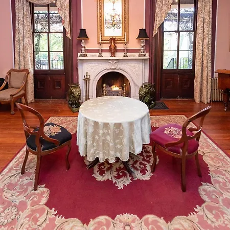 Faunbrook Bed & Breakfast (Adults Only)-3