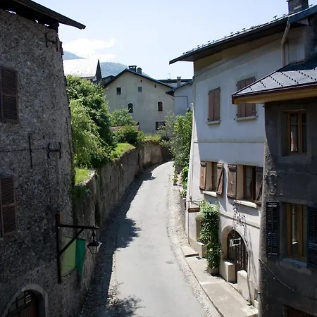 Au Cheval Blanc - appartements et chambres d'hôtes-3