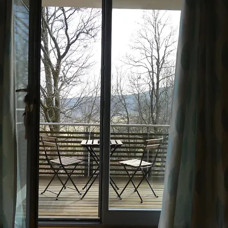 Rhönhaus mit Kreuzbergblick-3