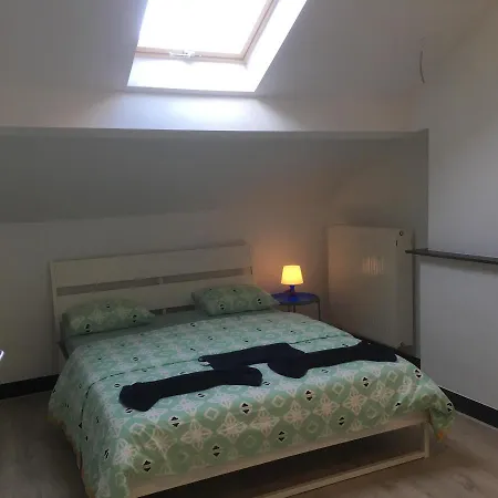 Leonard Room-2