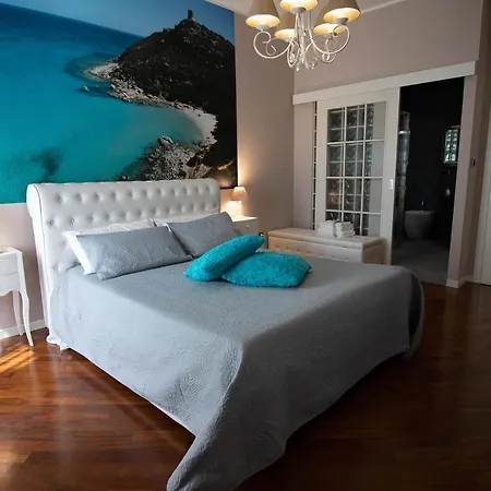 La Casa Di Adele Cagliari B&B-2