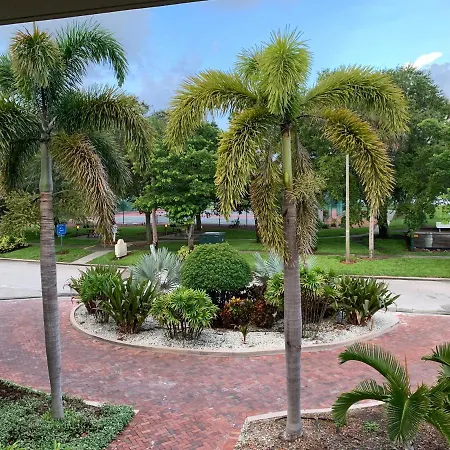Resort Condo, Private Beach, Balcony With Water Views Bayside Retreat-2