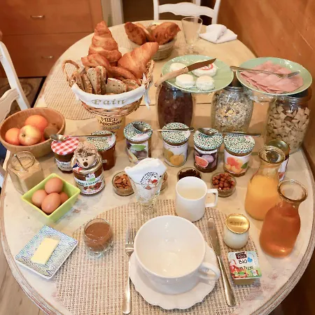 ! A découvrir ! NATURALBNB - Chambres d'hôtes zen au calme - Top confort et reposant - PARKING GRATUIT SECURISE - Garage vélos et motos - OFFERT COPIEUX PETIT DEJEUNER fait maison sucré-salé, local et bio - Accueil et convivialité garantis !-3