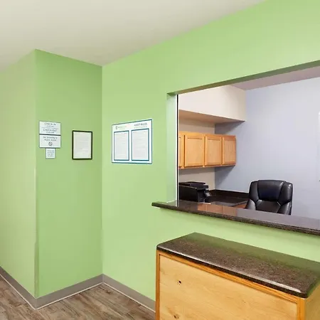 Woodspring Suites Sioux Falls-3