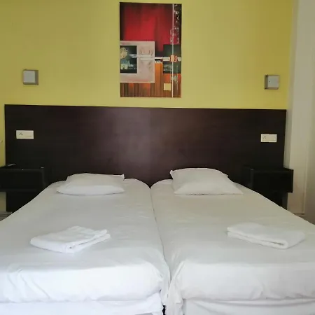 Hôtel Des Lilas-2