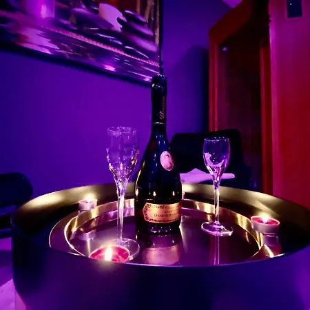 Suite avec Jacuzzi et Sauna Privée-2