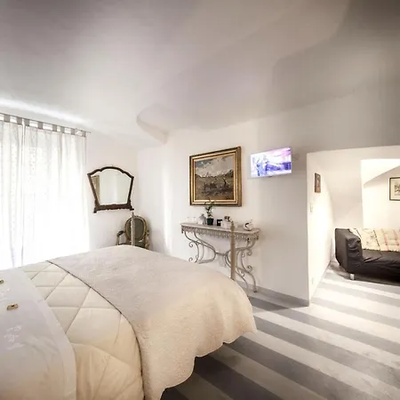 Corte Delle Camelie Bed And Breakfast-3