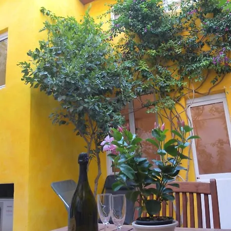 La maison jaune-2