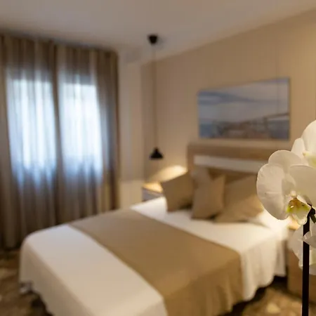 Room Boutique 32-3