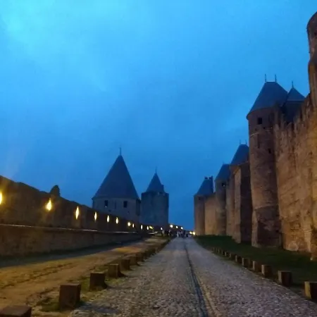 Number15 Guesthouse Carcassonne-3