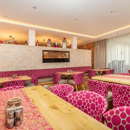 Enjoy The Alps - Aparthotel-2