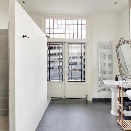 Romantische Stad Suite "Alora", Met Prive Parkeerplaats-3