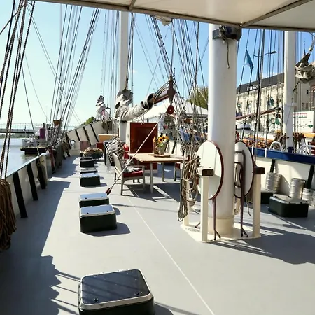 B&B Sailing Ship Summertime-3