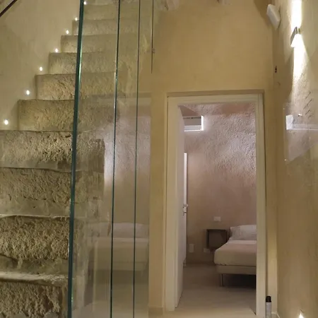 Secret B&B-2