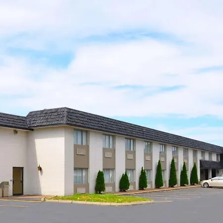 Magnuson Hotel East Sandusky-2