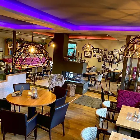 Boutique Hotel Lindenhof, Bed & Breakfast-3
