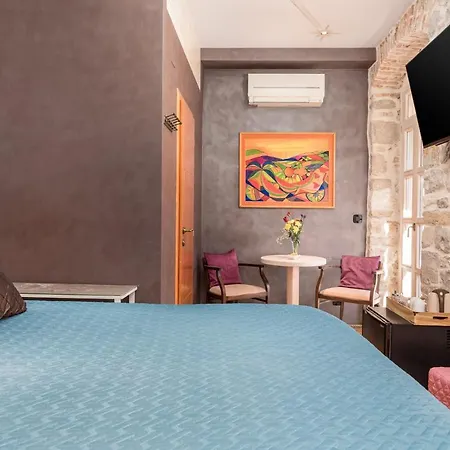 Captain's Guest House-3