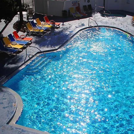 Ramada By Wyndham Kissimmee Downtown Hotel-2
