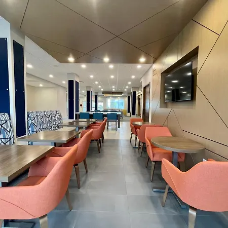 Holiday Inn Express & Suites - Ft. Smith - Airport By Ihg-2