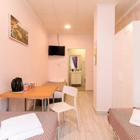 Hostal 7A-2