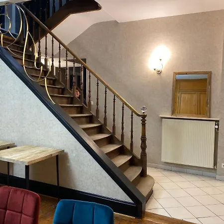 A La Villa Perroy les chambres sont spacieuses et les petit-déjeuners offerts-2