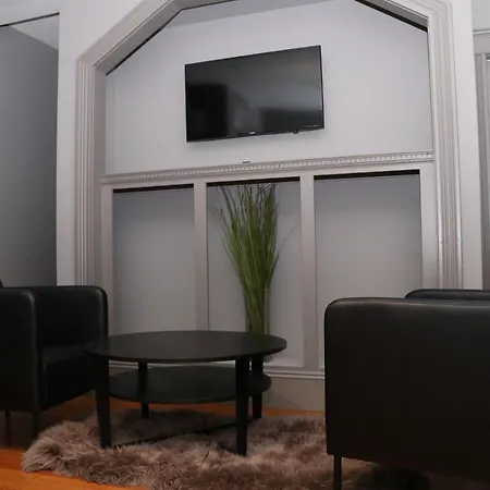 A Stylish Stay W/ A Queen Bed, Heated Floors.. #37-3