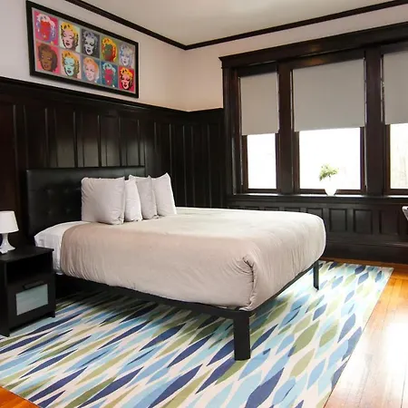 A Stylish Stay W/ A Queen Bed, Heated Floors.. #37-2