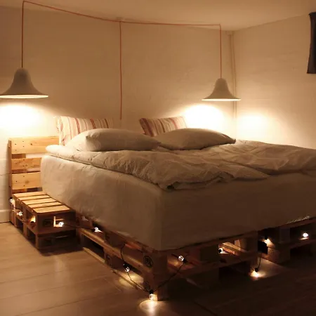Cosy Private Room Close To Copenhagen Centre-3